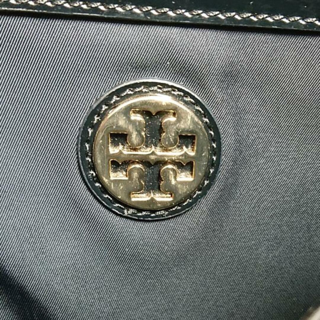 Tory Burch(トリーバーチ)のTORY BURCH(トリーバーチ) トートバッグ - 黒 キルティング ナイロン×エナメル（レザー） レディースのバッグ(トートバッグ)の商品写真