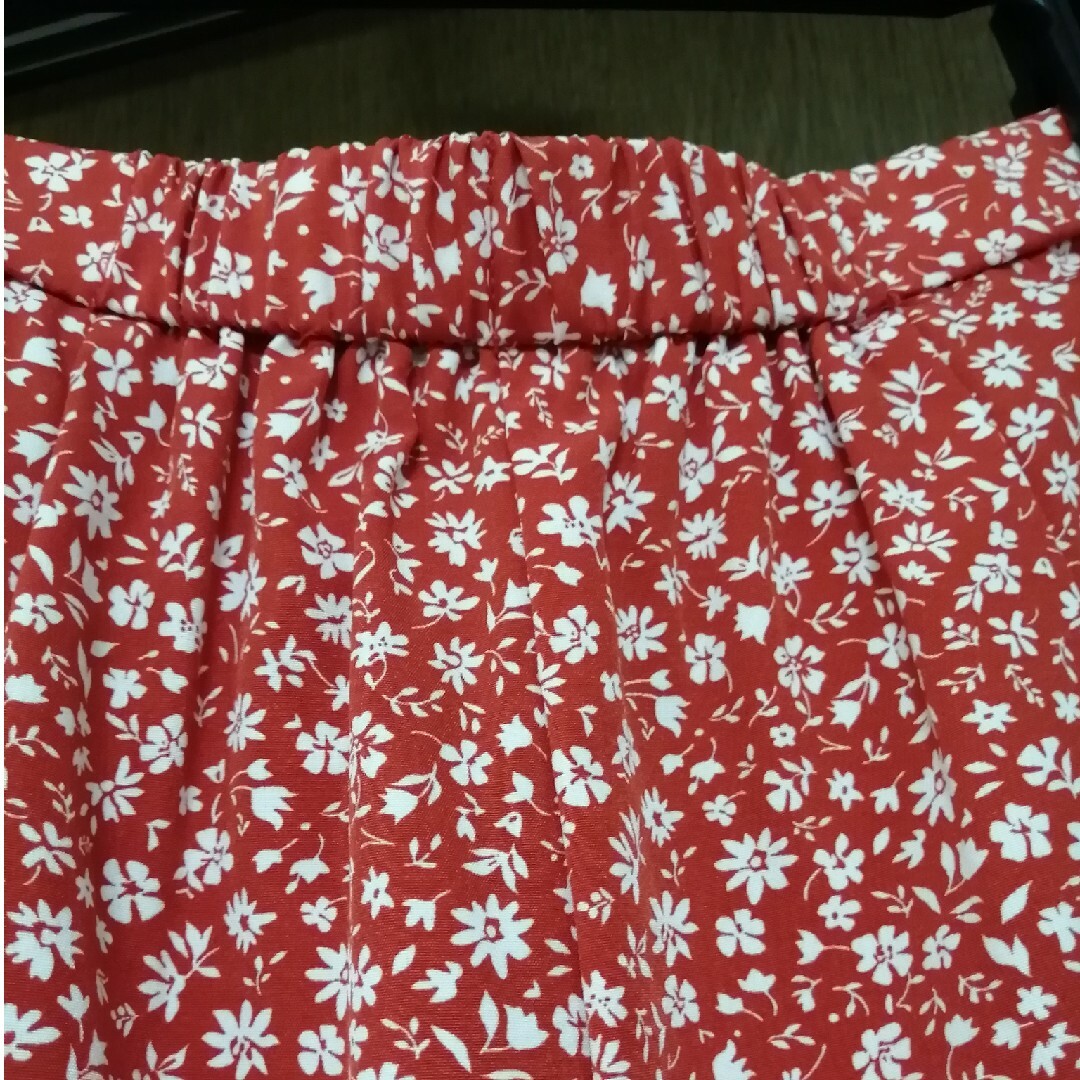 GU(ジーユー)のGU花柄スカート レディースのスカート(ロングスカート)の商品写真