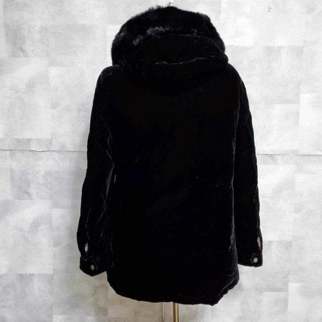 BURBERRY BLACK LABEL(バーバリーブラックレーベル)の美品 M バーバリーブラックレーベル ベロア ダウン コート 黒 ファー フード メンズのジャケット/アウター(ダウンジャケット)の商品写真