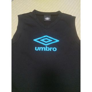 UMBRO - umbro　袖なしＶネックシャツ　１２０