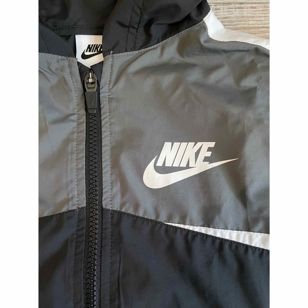 NIKE(ナイキ)のNIKE  キッズ　ウインドブレーカー キッズ/ベビー/マタニティのキッズ服男の子用(90cm~)(ジャケット/上着)の商品写真