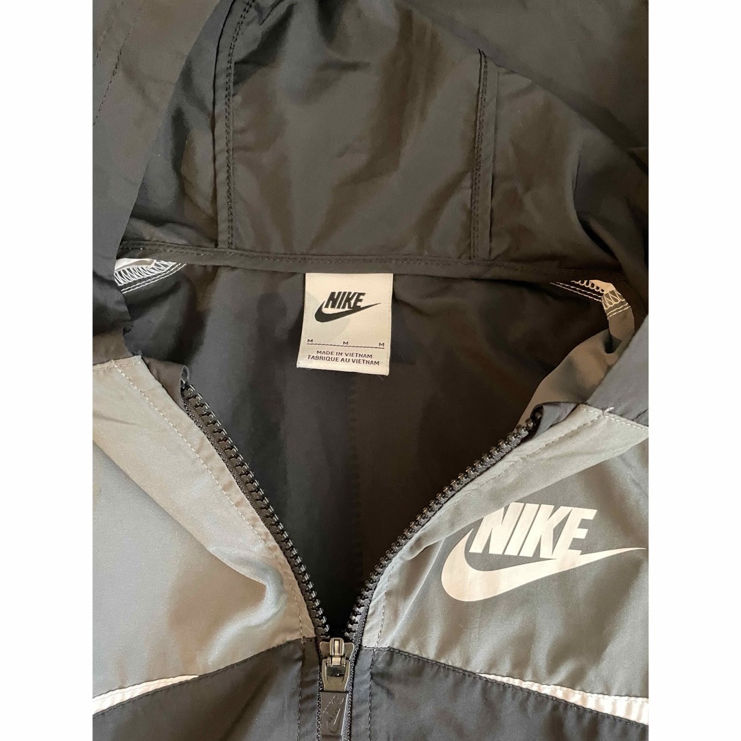 NIKE(ナイキ)のNIKE  キッズ　ウインドブレーカー キッズ/ベビー/マタニティのキッズ服男の子用(90cm~)(ジャケット/上着)の商品写真