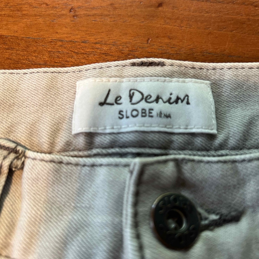 SLOBE IENA(スローブイエナ)のスローブイエナ　Le Denim ルデニム　ライトグレー レディースのパンツ(デニム/ジーンズ)の商品写真