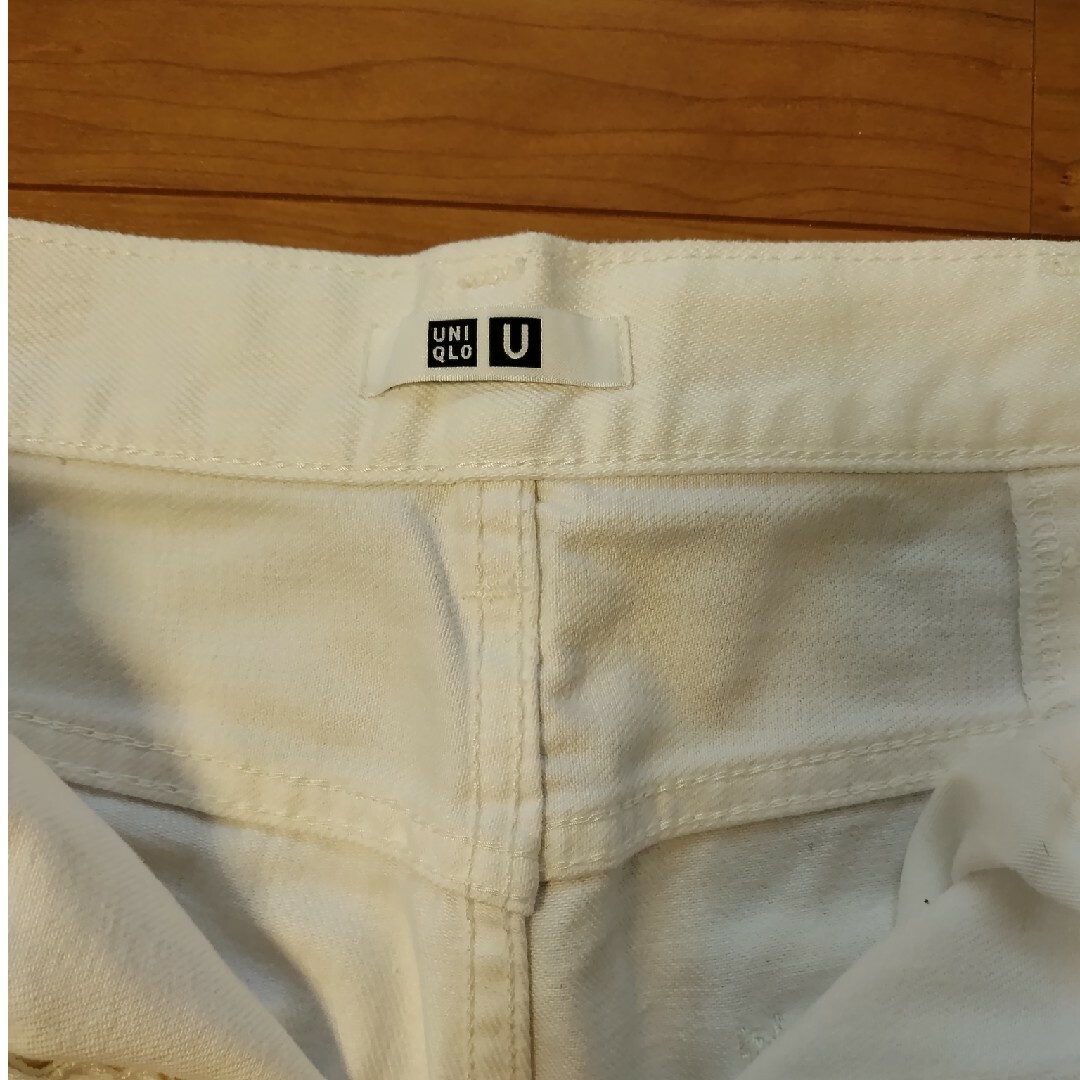 UNIQLO(ユニクロ)のユニクロＵ　ワイドフィットテーパードジーンズ　ホワイト メンズのパンツ(デニム/ジーンズ)の商品写真