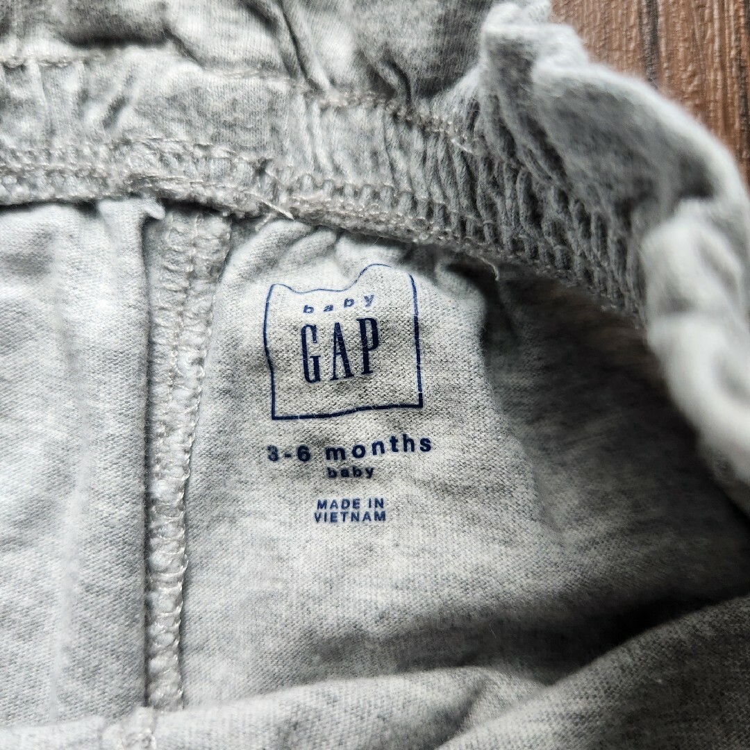 babyGAP(ベビーギャップ)のベビー  ショートパンツ  3枚セット キッズ/ベビー/マタニティのベビー服(~85cm)(パンツ)の商品写真