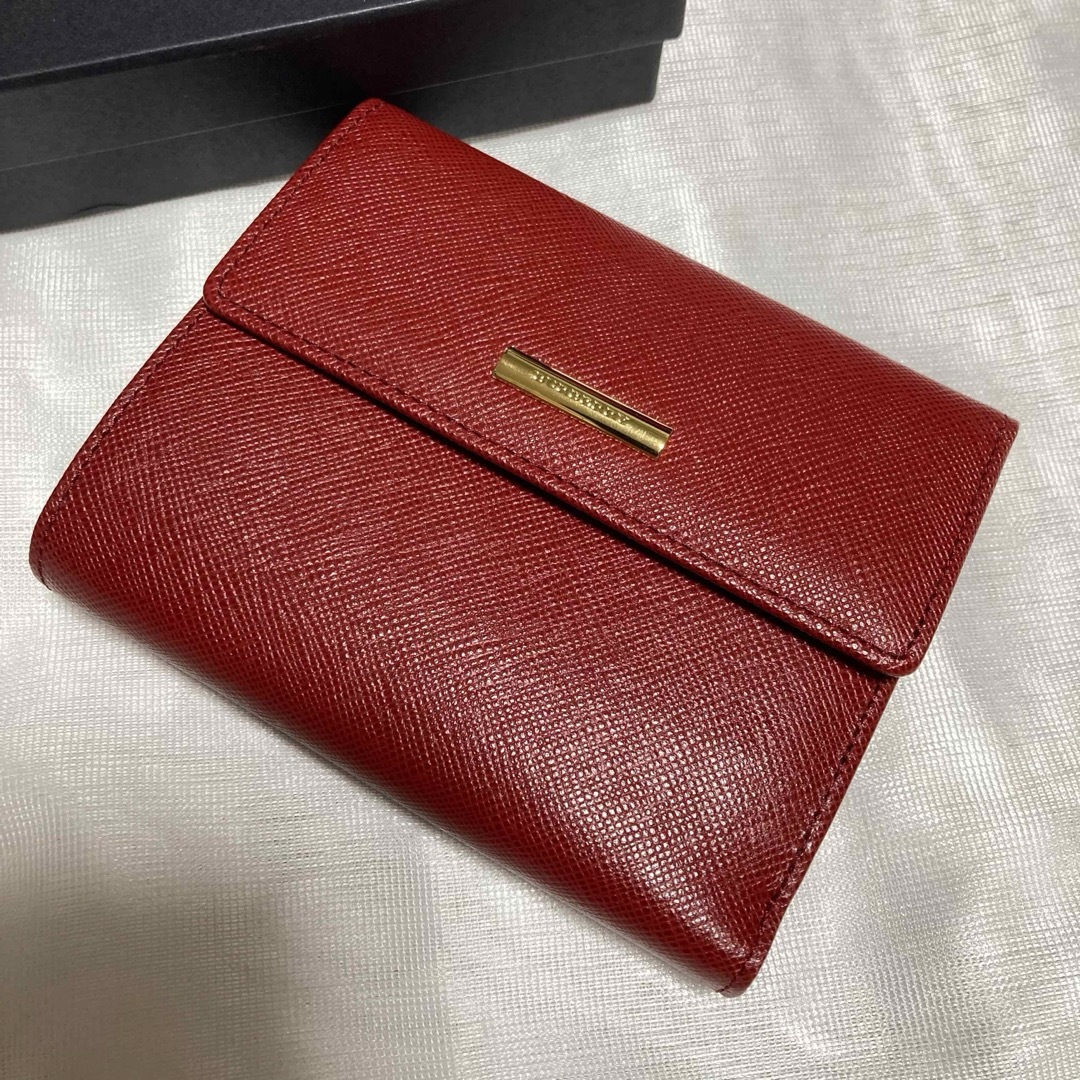 BURBERRY(バーバリー)の新品！　Burberry バーバリー　二つ折り財布　レッド　チェック　レザー レディースのファッション小物(財布)の商品写真