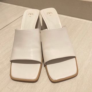 ザラ(ZARA)のZARA ブロックヒール　サンダル(サンダル)