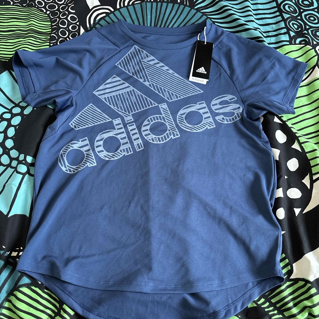 adidas(アディダス)のadidas Tシャツ キッズ/ベビー/マタニティのキッズ服男の子用(90cm~)(Tシャツ/カットソー)の商品写真