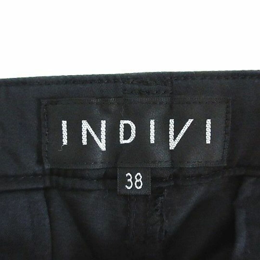 INDIVI(インディヴィ)のインディヴィ パンツ クロップド 裾シャーリング ストレッチ 38 ブラック レディースのパンツ(その他)の商品写真