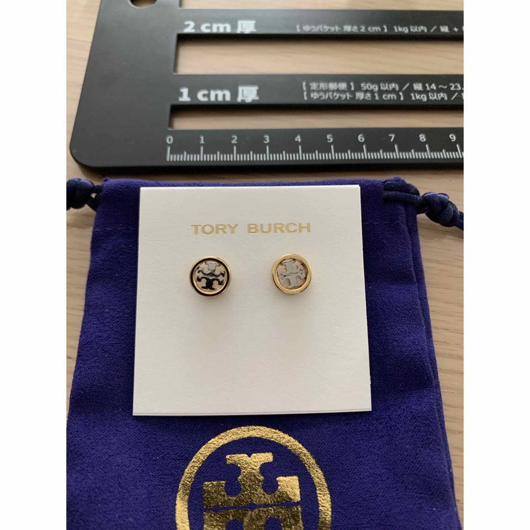 Tory Burch(トリーバーチ)のTBP058S3トリーバーチTory Burch   ゴールドxシルバー　ピアス レディースのアクセサリー(ピアス)の商品写真