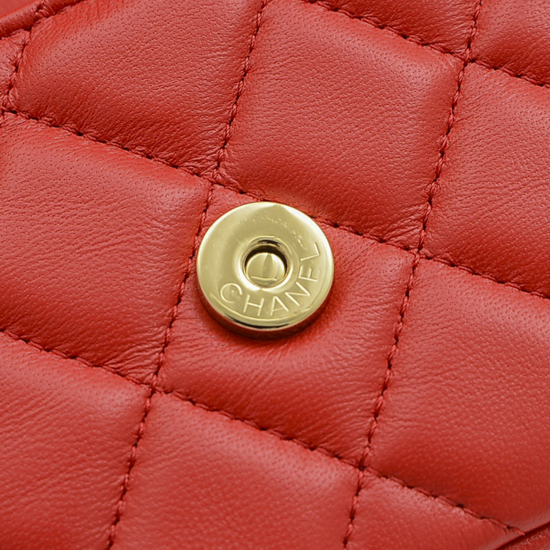 CHANEL(シャネル)のシャネル マトラッセ フォンケース チェーンウォレット ラムスキン レッド ゴー レディースのバッグ(ショルダーバッグ)の商品写真