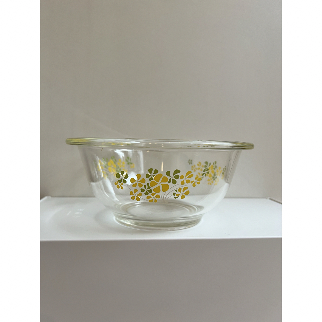 Pyrex(パイレックス)のPYREXパイレックス 花柄ミキシングボウル　レトロ　ヴィンテージ インテリア/住まい/日用品のキッチン/食器(調理道具/製菓道具)の商品写真