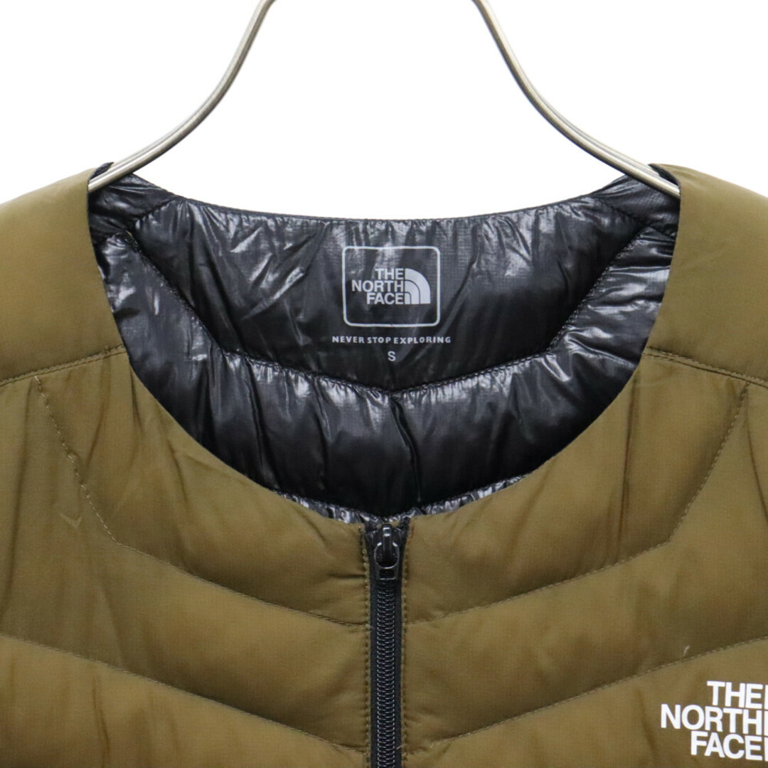 THE NORTH FACE(ザノースフェイス)のTHE NORTH FACE ザノースフェイス THUNDER ROUNDNECK JACKET ブラウン サンダーダウンジャケット ノーカラー ジップアップジャケット NY31603 メンズのジャケット/アウター(ナイロンジャケット)の商品写真