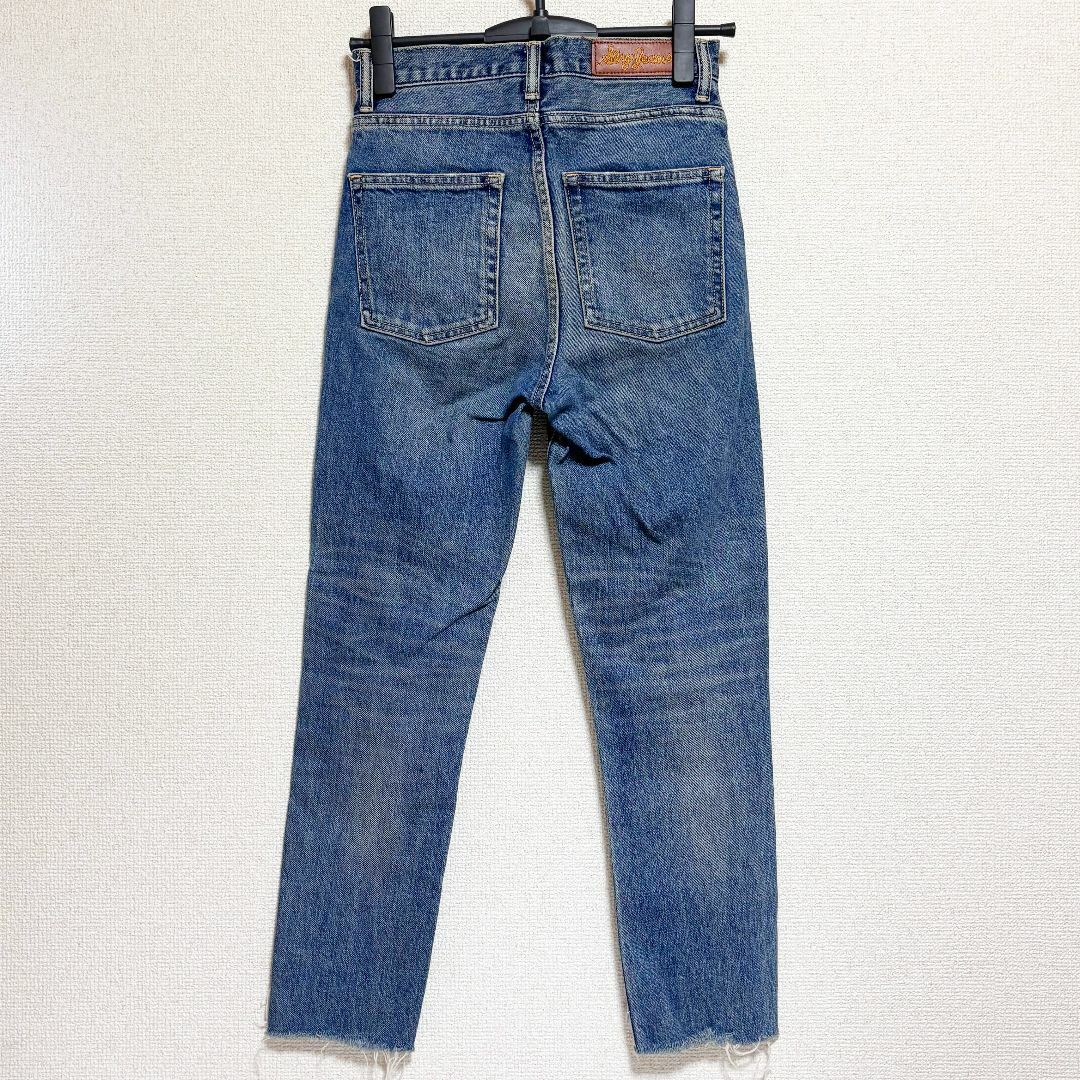 SLY(スライ)のSLY JEANS スライ　ジーンズ　デニム　パンツ　スキニー　青　カットオフ レディースのパンツ(デニム/ジーンズ)の商品写真