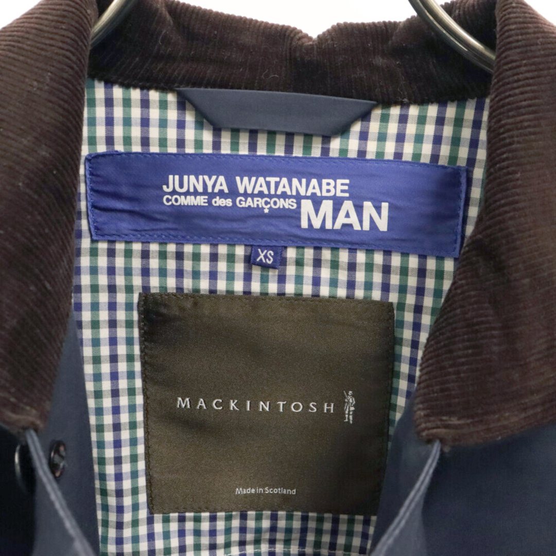 JUNYA WATANABE COMME des GARCONS(ジュンヤワタナベコムデギャルソン)のJUNYA WATANABE COMME des GARCONS ジュンヤワタナベ コムデギャルソン  × MACKINTOSH マッキントッシュコラボ 襟コーデュロイ切替 ゴム引きコート ジャケット ネイビー WE-C401 メンズのジャケット/アウター(フライトジャケット)の商品写真