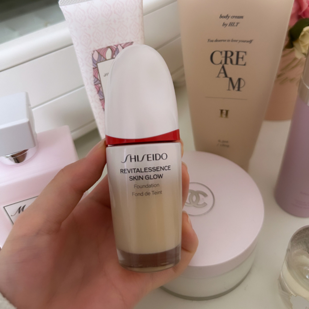 SHISEIDO (資生堂)(シセイドウ)の資生堂 エッセンススキングロウファンデーション 130 ぼーちゃん様専用 コスメ/美容のベースメイク/化粧品(ファンデーション)の商品写真