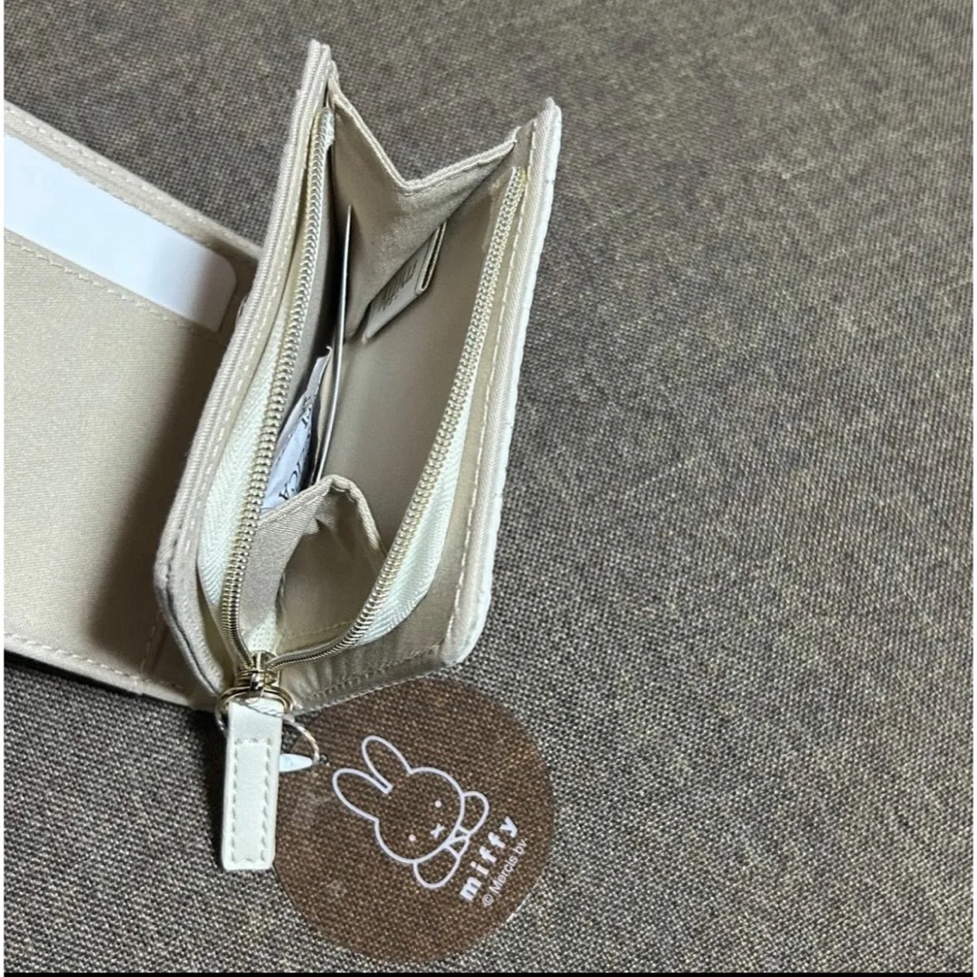 ミッフィー  キルティングシリーズ　2つ折り財布　ミッフィー　新品 レディースのファッション小物(財布)の商品写真
