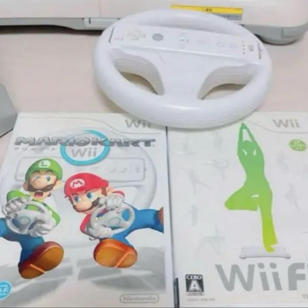 wii 本体 wii fit 本体＋wii fit ソフト  エンタメ/ホビーのゲームソフト/ゲーム機本体(家庭用ゲーム機本体)の商品写真