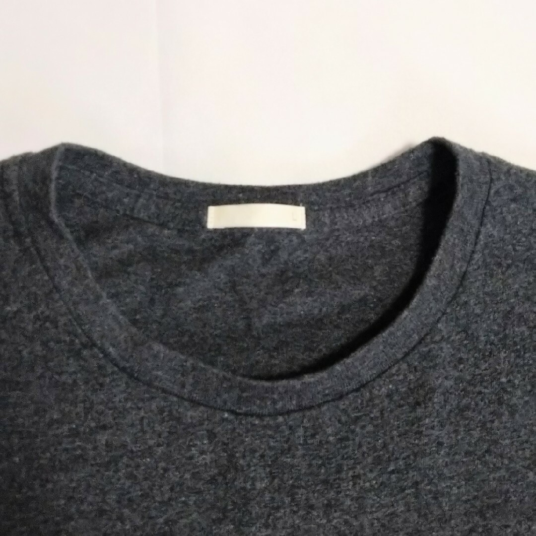 GU(ジーユー)のGU　ジーユー　半袖　Tシャツ　チャコール　Ｌ メンズのトップス(Tシャツ/カットソー(半袖/袖なし))の商品写真