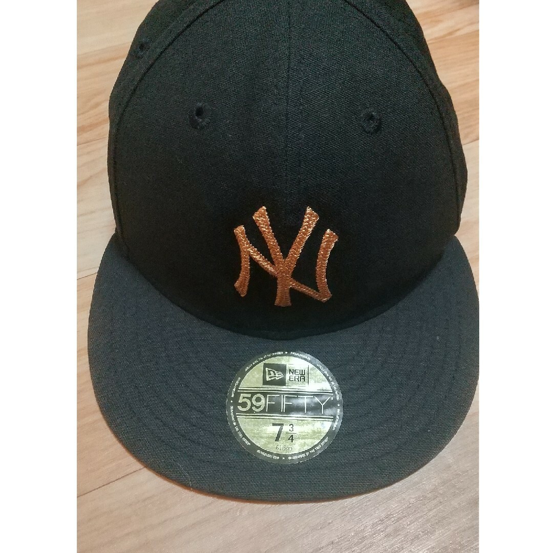 NEW ERA(ニューエラー)のニューエラ ニューヨークヤンキース キャップ ゴールド刺繍 メンズの帽子(キャップ)の商品写真