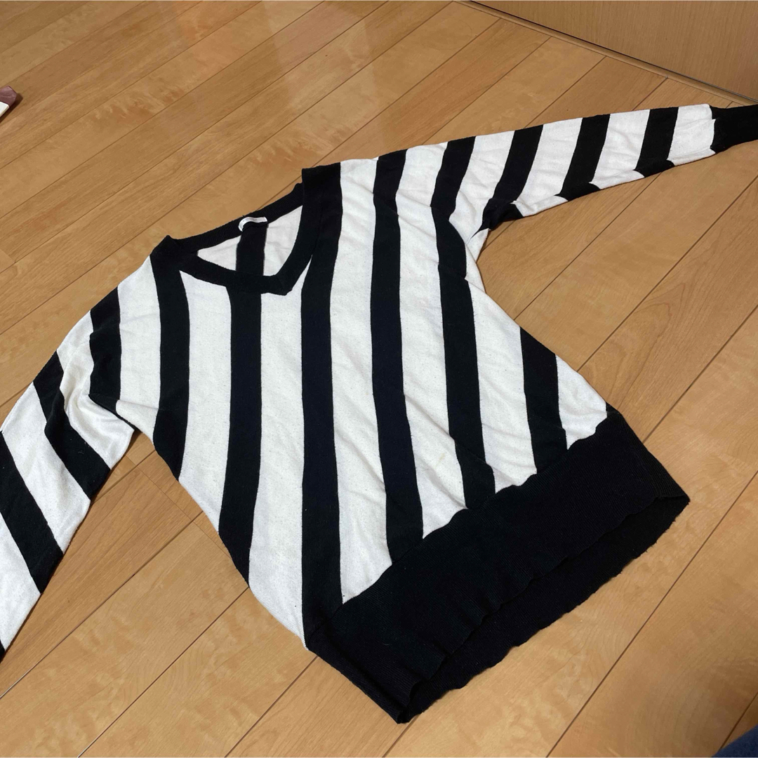 ニット 薄地セーター 黒、白 レディースのトップス(ニット/セーター)の商品写真