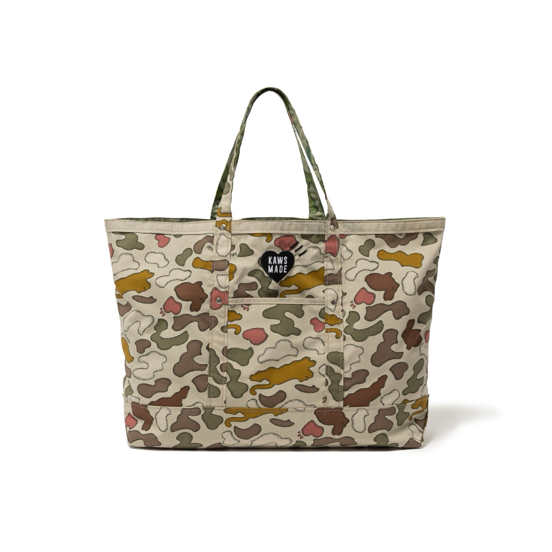 HUMAN MADE(ヒューマンメイド)のhumanmade KAWS MADE CAMO TOTE BAG レディースのバッグ(ショルダーバッグ)の商品写真