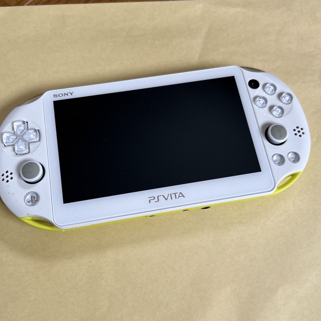 PSVITA  ジャンク品　本体のみ エンタメ/ホビーのゲームソフト/ゲーム機本体(家庭用ゲーム機本体)の商品写真