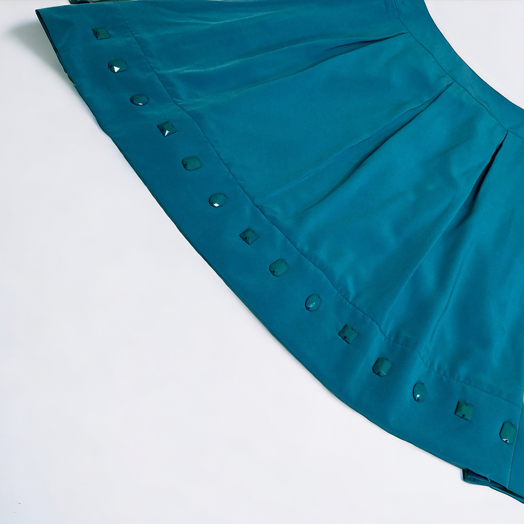 ef-de(エフデ)の新品　エフデ　ビジュー タック フレアスカート　ミニ　ひざ丈　9　M　ブルー系 レディースのスカート(ミニスカート)の商品写真
