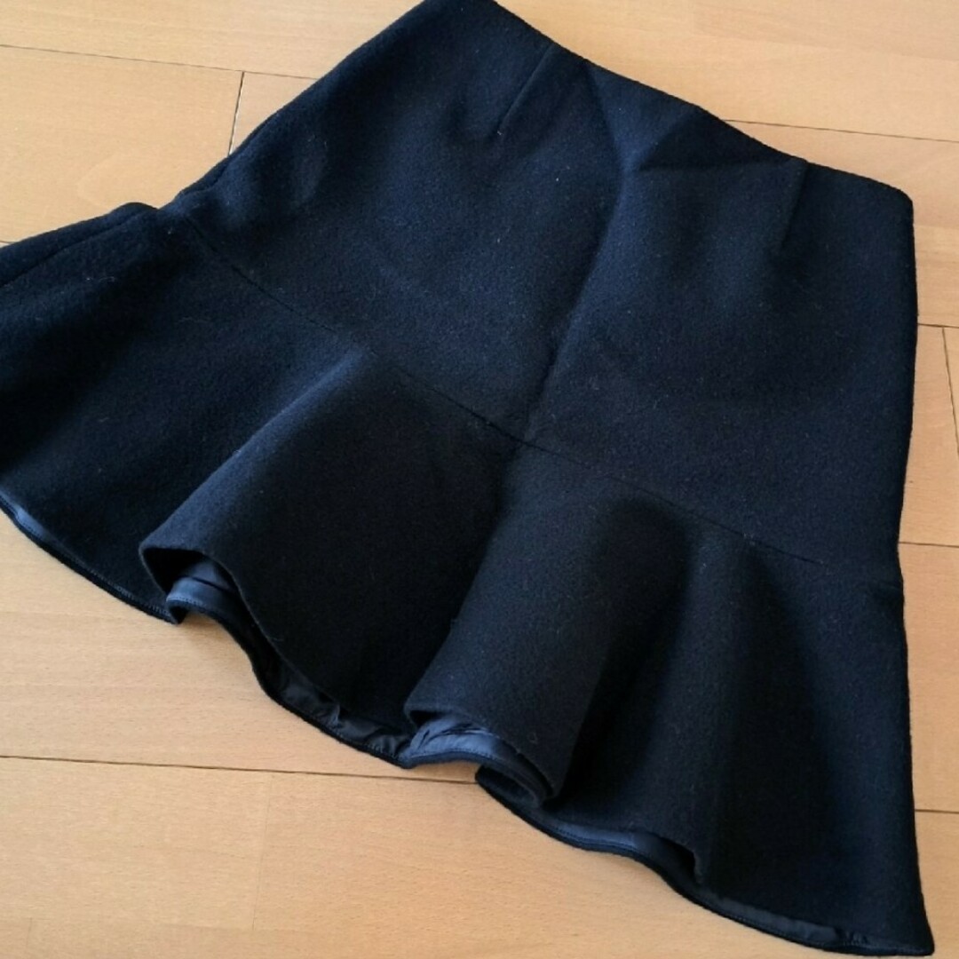 eimy istoire(エイミーイストワール)のSheller　シェリエ　バックZIPウールミニスカート レディースのスカート(ミニスカート)の商品写真