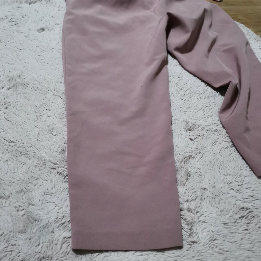 GU(ジーユー)の美品 ジーユー テーパードパンツ ドレープ 春パンツ ピンク Mサイズ レディースのパンツ(カジュアルパンツ)の商品写真