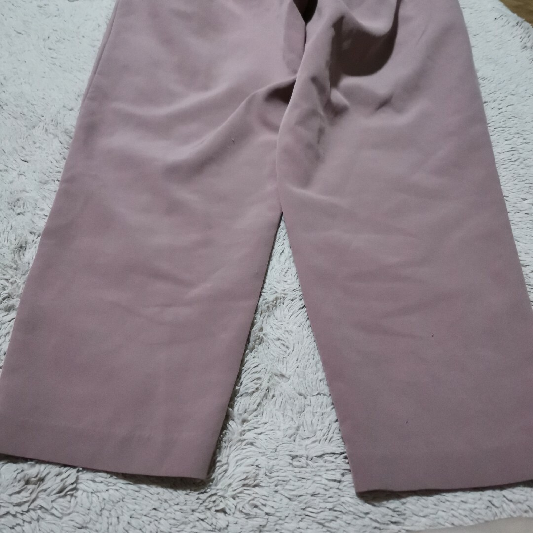 GU(ジーユー)の美品 ジーユー テーパードパンツ ドレープ 春パンツ ピンク Mサイズ レディースのパンツ(カジュアルパンツ)の商品写真