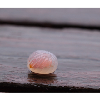ゴビ石−1251 ゴビ瑪瑙　彫刻　『和菓子』　砂入り(置物)