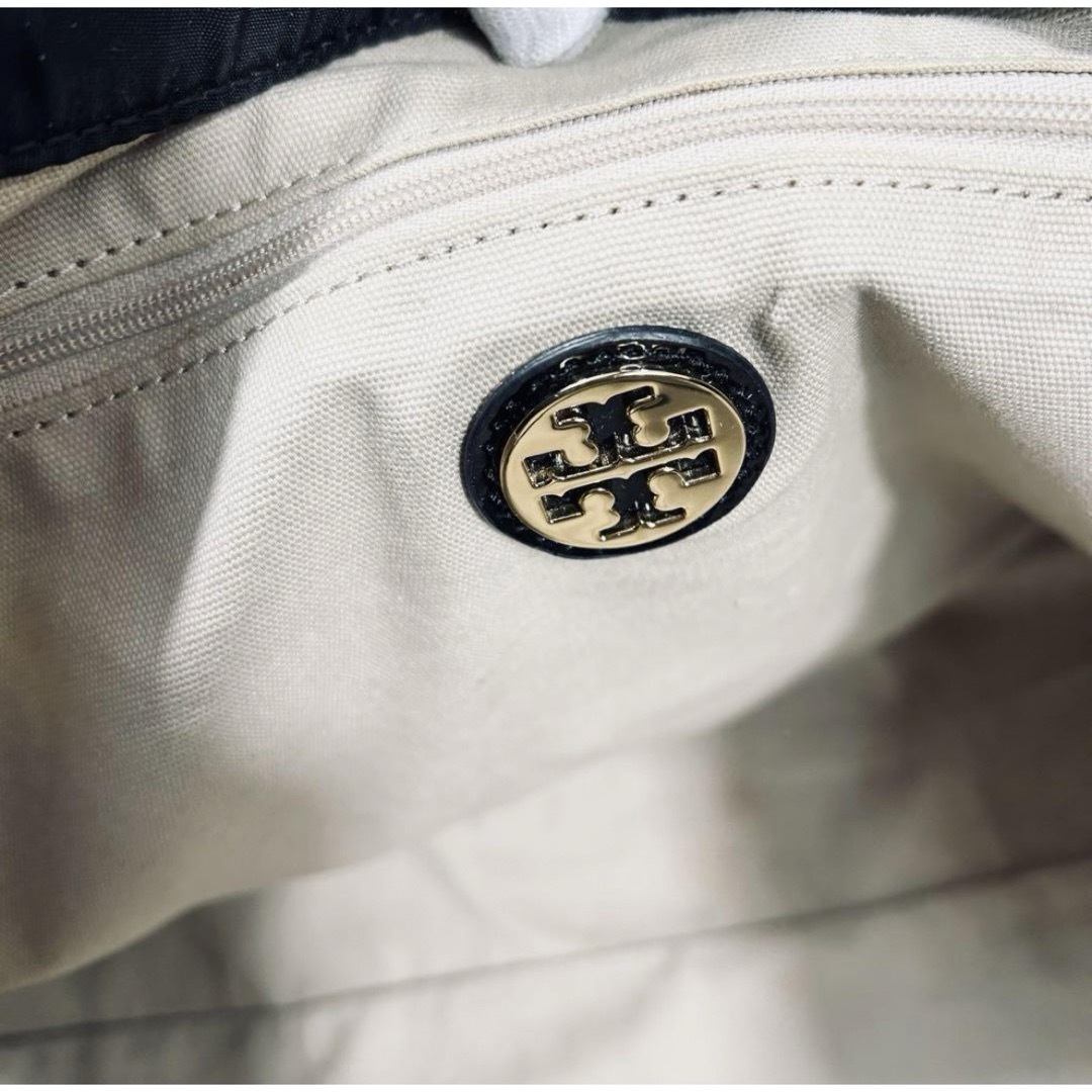 Tory Burch(トリーバーチ)の【良品】トリーバーチ　トートバッグ　エラ　A4収納可能　ビックロゴ　肩掛け レディースのバッグ(トートバッグ)の商品写真