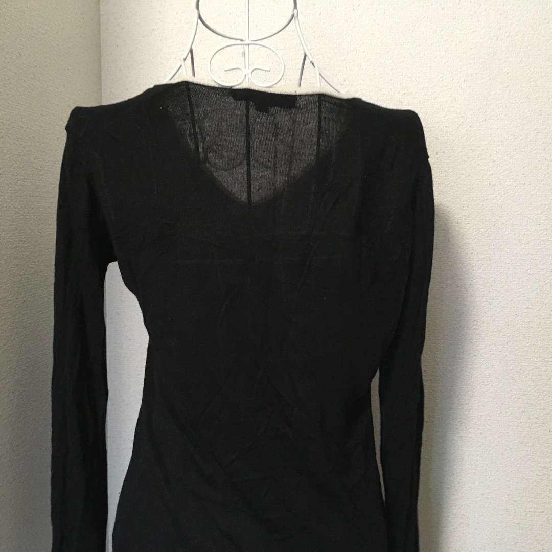 UNIQLO(ユニクロ)のユニクロイネス　vネックセーター　黒　美品 レディースのトップス(ニット/セーター)の商品写真