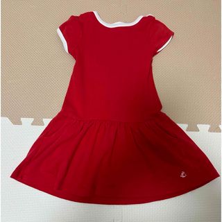 プチバトー(PETIT BATEAU)の【プチバトー】半袖ワンピース ロゴ レッド シンプルデザイン　5ans 108c(ワンピース)