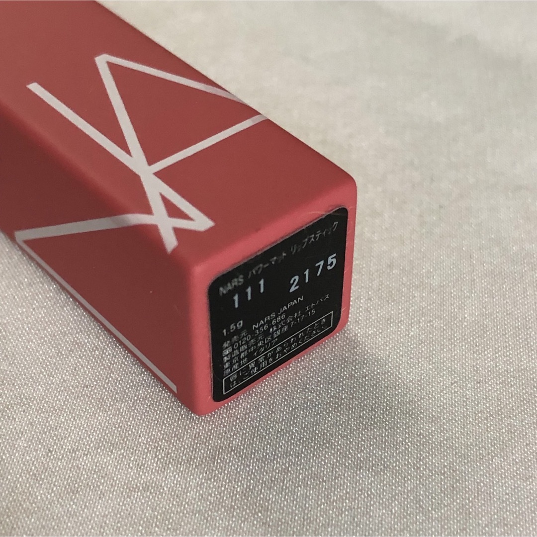 NARS(ナーズ)のNARSパワーマット リップスティック  111 TEASE ME 残量8割 コスメ/美容のベースメイク/化粧品(口紅)の商品写真