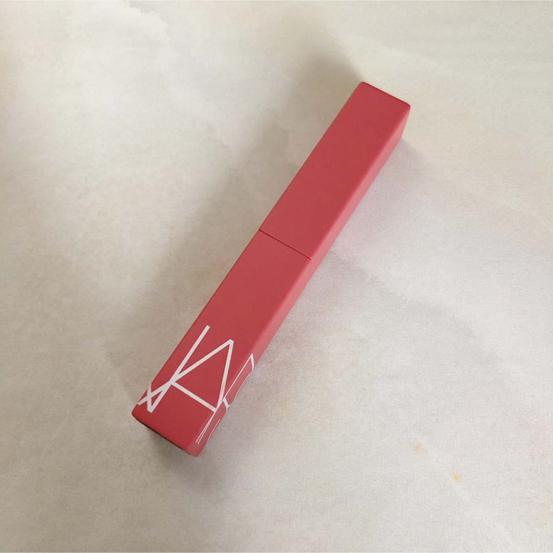 NARS(ナーズ)のNARSパワーマット リップスティック  111 TEASE ME 残量8割 コスメ/美容のベースメイク/化粧品(口紅)の商品写真