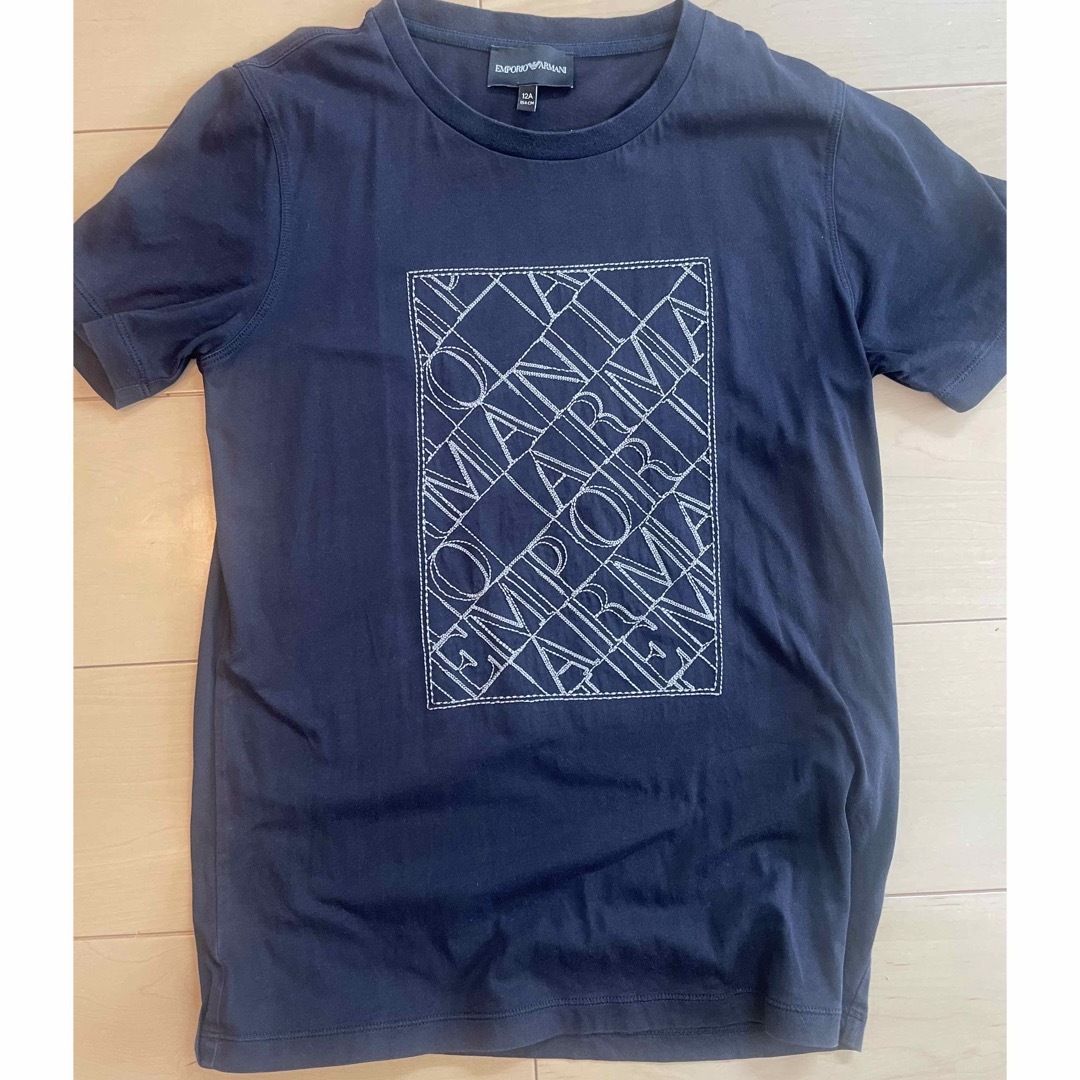 ARMANI JUNIOR(アルマーニ ジュニア)のアルマーニ　キッズブラックTシャツ キッズ/ベビー/マタニティのキッズ服男の子用(90cm~)(Tシャツ/カットソー)の商品写真