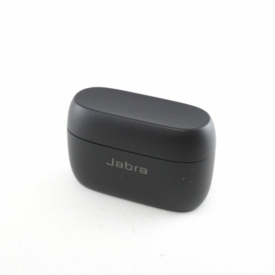 Jabra Elite 85t 充電ケースのみ USED美品 ジャブラ 完全ワイヤレスイヤホン 充電器 チャージングケース Qi ワイヤレス充電 完動品 V9937 スマホ/家電/カメラのオーディオ機器(ヘッドフォン/イヤフォン)の商品写真