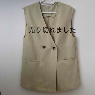 ナチュラルクチュール(natural couture)の5日まで3200円から値下げ中未使用natural couture リネン風ジレ(ノーカラージャケット)