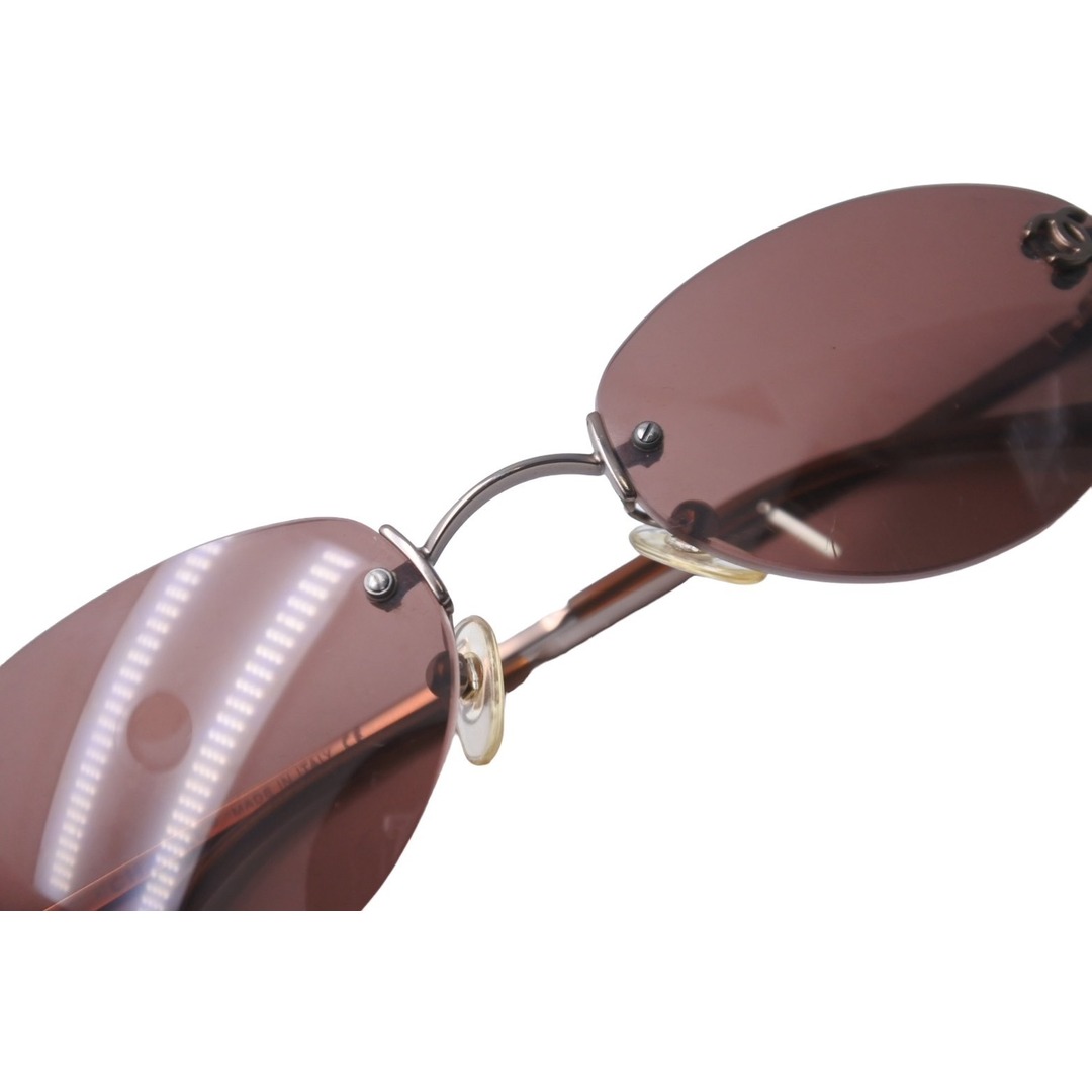 CHANEL(シャネル)のCHANEL シャネル サングラス 53▫︎19 130 4003 c.116/75 ココマーク リムレス プラスチック パープル 銅金具 美品 中古 62756 メンズのファッション小物(サングラス/メガネ)の商品写真