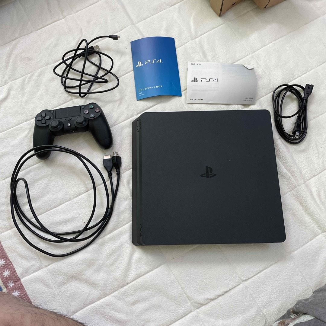 PlayStation4(プレイステーション4)のプレステ4 ブラック　500GB エンタメ/ホビーのゲームソフト/ゲーム機本体(家庭用ゲーム機本体)の商品写真