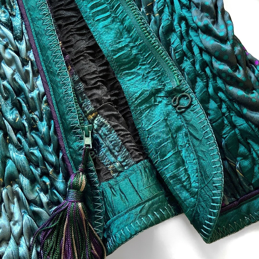 VINTAGE(ヴィンテージ)の美品 ヴィンテージ ノーカラージャケット ブラウス グリーン パープル 緑 紫 レディースのジャケット/アウター(ノーカラージャケット)の商品写真