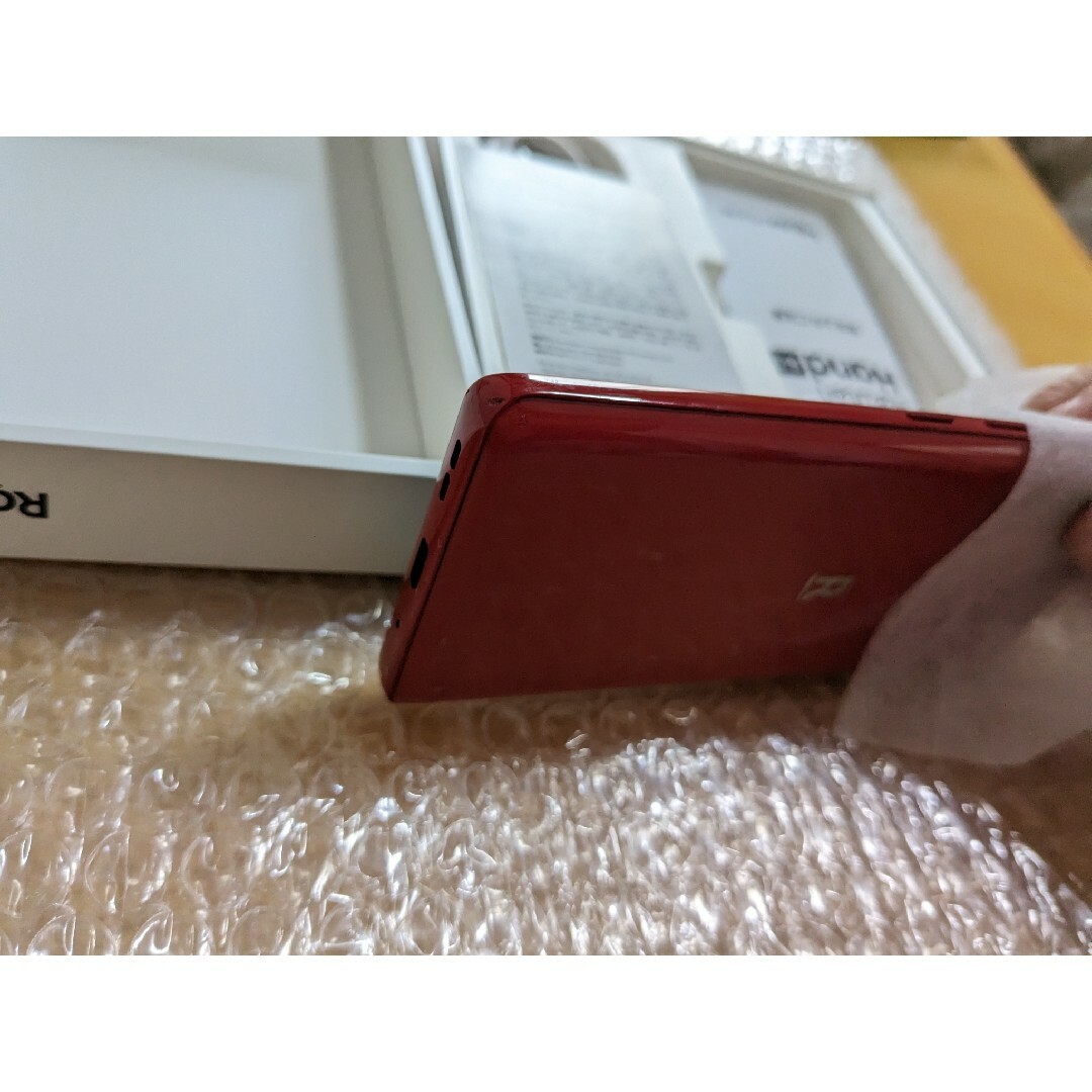 128G 楽天 Rakuten Hand 5G 赤 スマートフォン本体 スマホ/家電/カメラのスマートフォン/携帯電話(スマートフォン本体)の商品写真