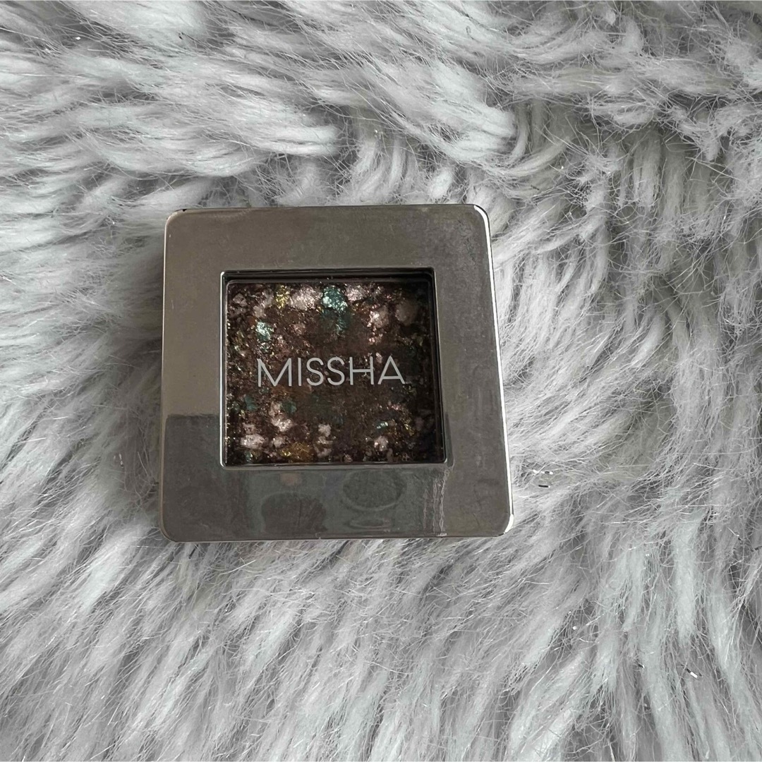 MISSHA(ミシャ)のミシャ　グリッタープリズムシャドウ　GBR04 コスメ/美容のベースメイク/化粧品(アイシャドウ)の商品写真