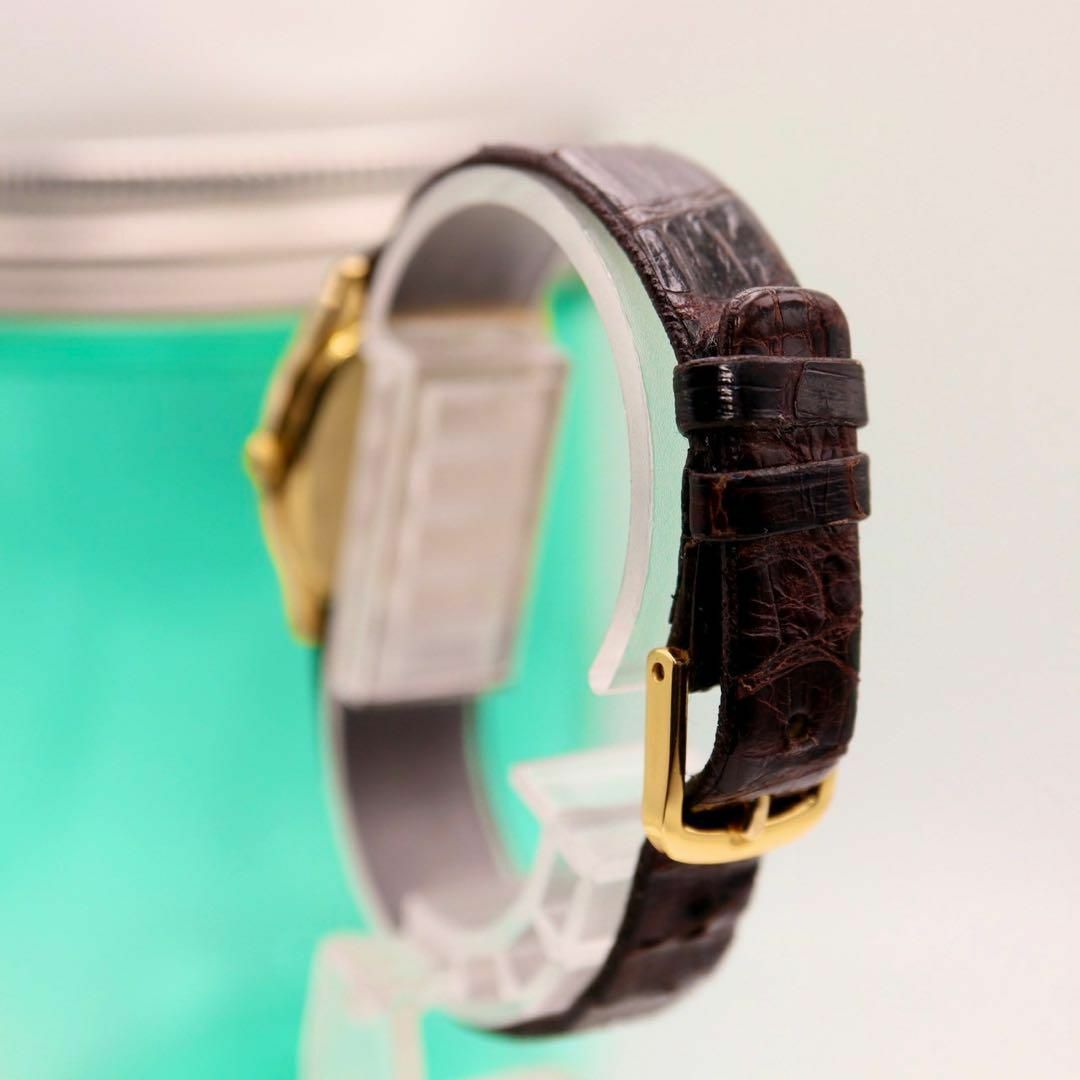 BURBERRY(バーバリー)の良品 BURBERRY スクエア ゴールド クォーツ レディース腕時計 818 レディースのファッション小物(腕時計)の商品写真