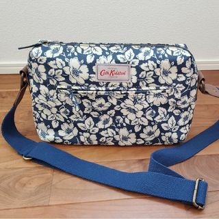 キャスキッドソン(Cath Kidston)のキャス・キッドソン　Cath Kidston　花柄ショルダーバッグ(ショルダーバッグ)