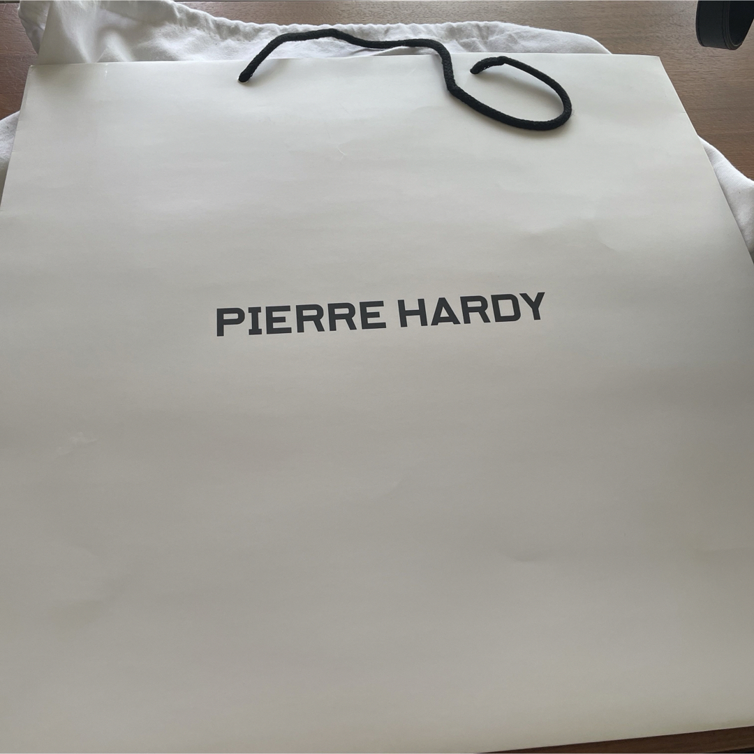 PIERRE HARDY(ピエールアルディ)の完売PIERRE HARDYピエールアルディ　アルファロデオバスケット ラフィア レディースのバッグ(かごバッグ/ストローバッグ)の商品写真