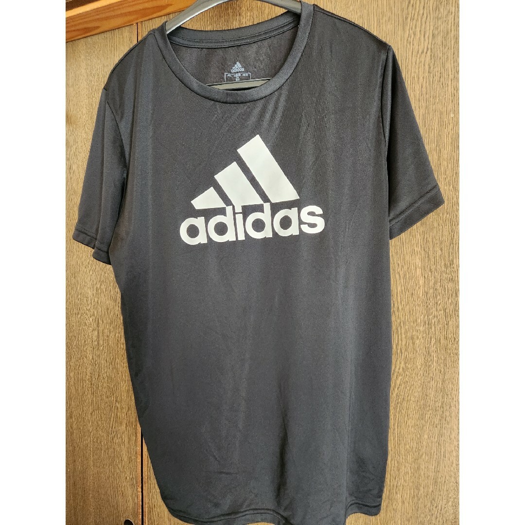 adidas(アディダス)のアディダス Tシャツ　160cm キッズ/ベビー/マタニティのキッズ服男の子用(90cm~)(Tシャツ/カットソー)の商品写真