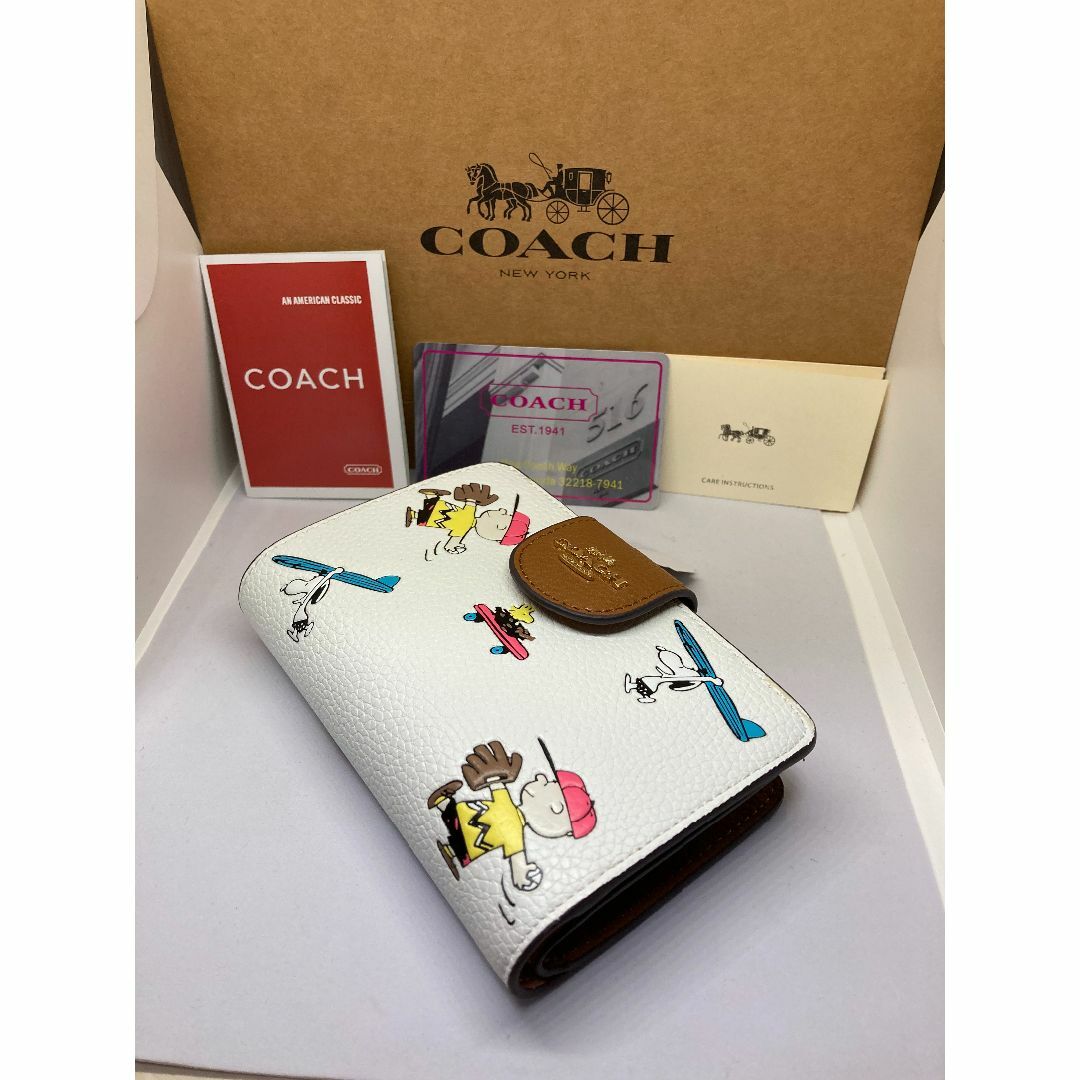 COACH(コーチ)のCOACH　コーチ　C4899　二つ折り財布　コーチ×ピーナッツ　スヌーピー レディースのファッション小物(財布)の商品写真